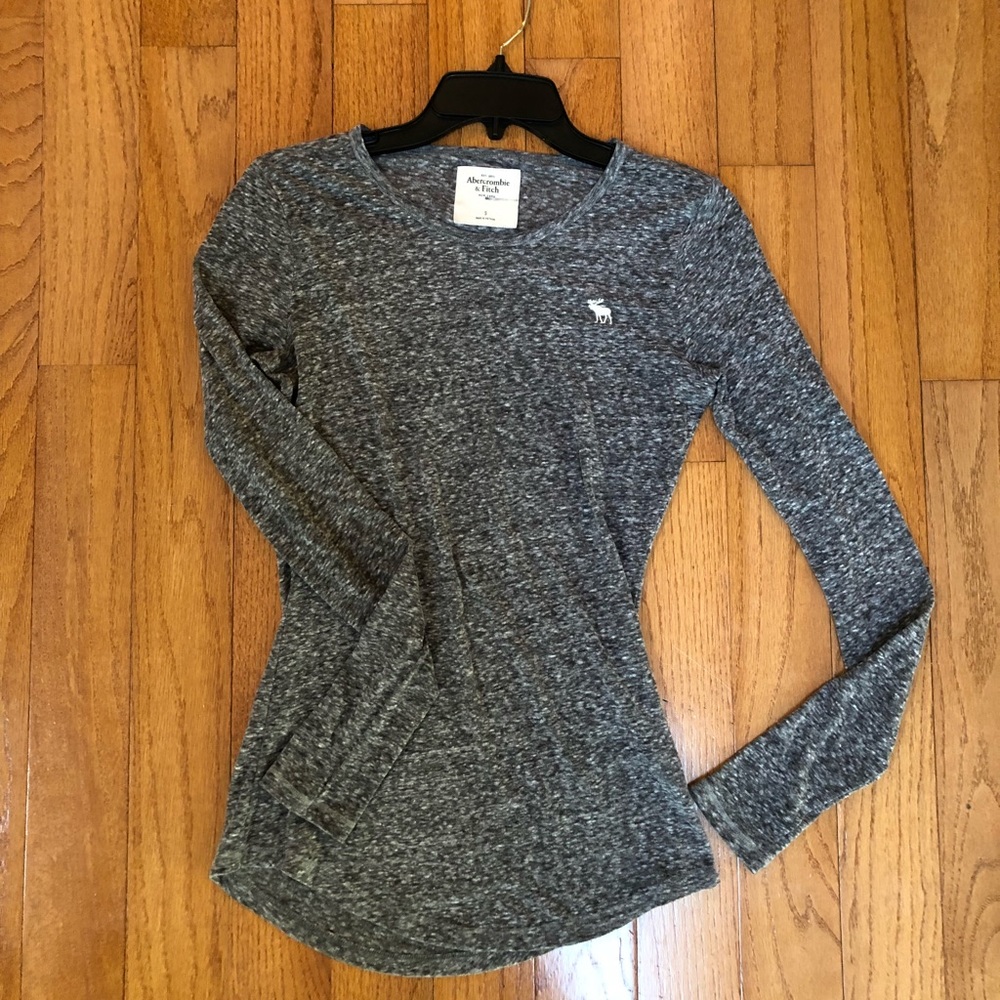 Abercrombie & Fitch grey long sleeve shirt